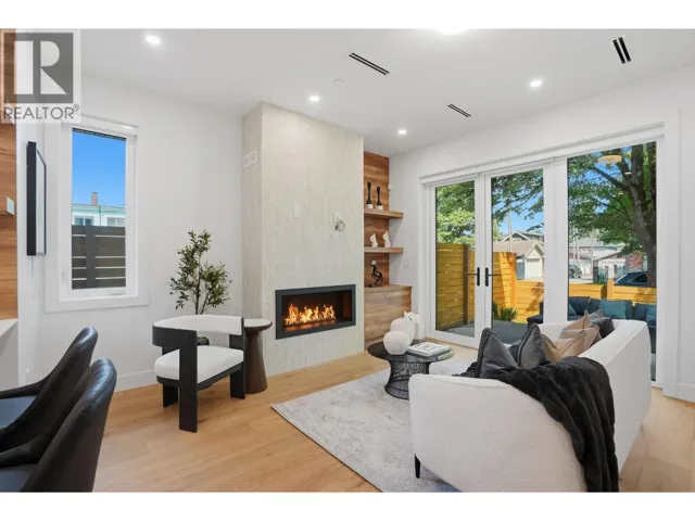 1 2438 E 20TH AVENUE, Vancouver, British Columbia V5M2T6