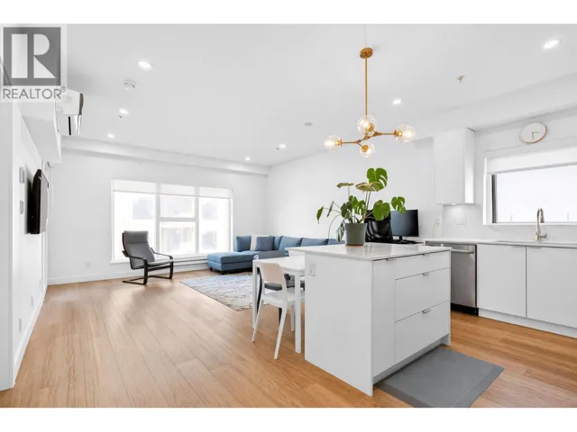 301 2331 KELLY AVENUE, Port Coquitlam, British Columbia V3C1Y3