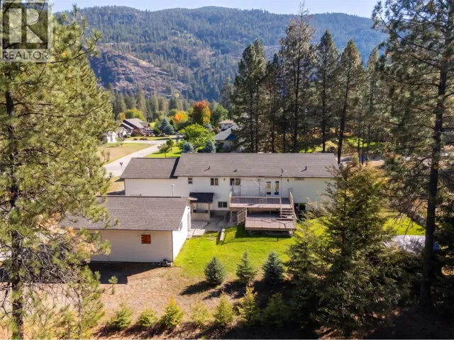 1261 Main Street, Christina Lake, British Columbia V0H1E0