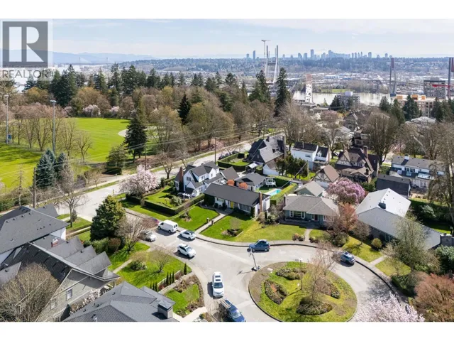 106 COLLEGE COURT, New Westminster, British Columbia V3L1K9
