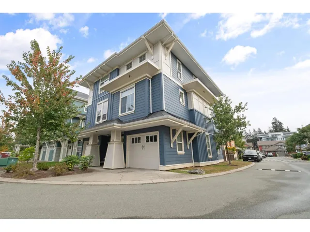 26 45290 SOOWAHLIE CRESCENT, Garrison Crossing, Chilliwack, British Columbia V2R0S6