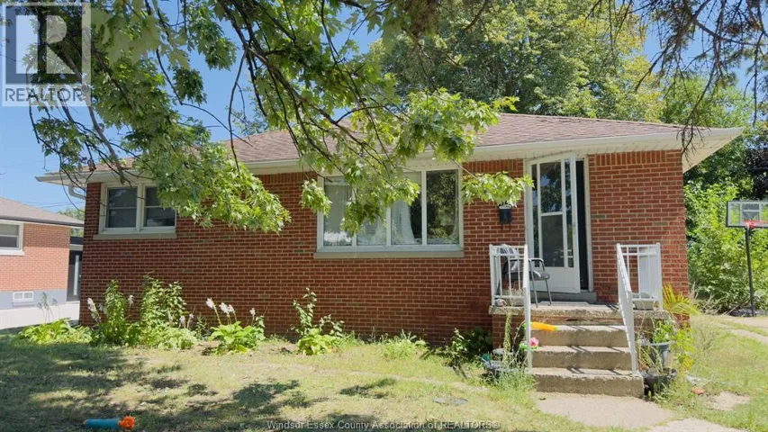 3580 Mckay Aven (Lower Unit), Windsor, Ontario N9E2R9