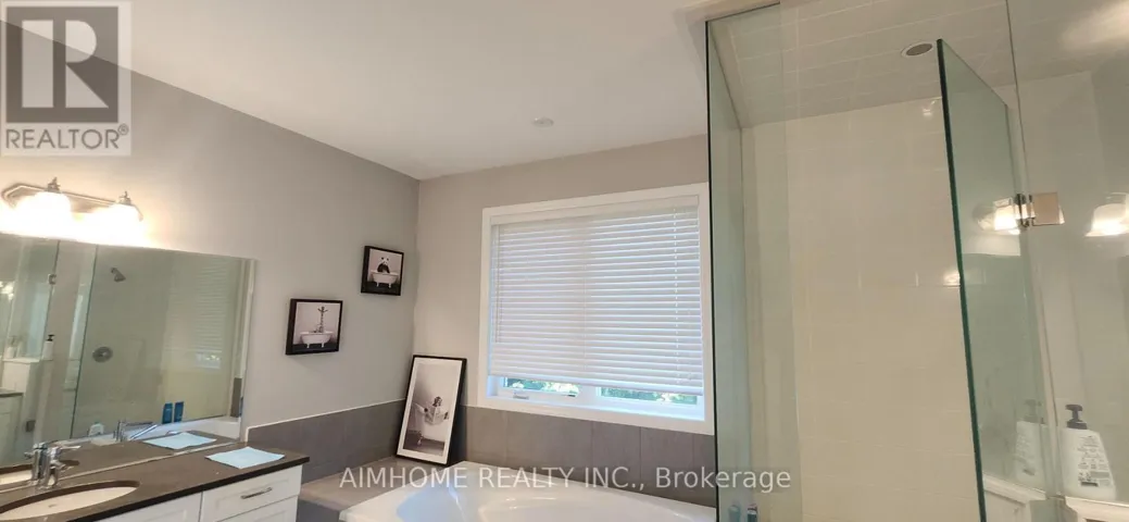 58 MAJOR CRESCENT, Aurora, Ontario L4G0X4