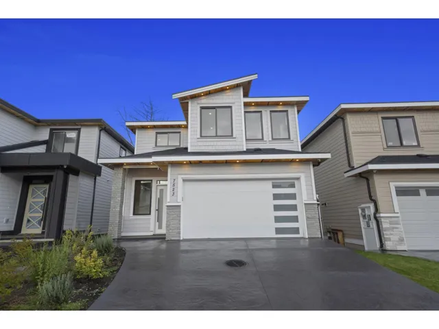 7523 205 STREET, Langley, British Columbia V2Y1V5