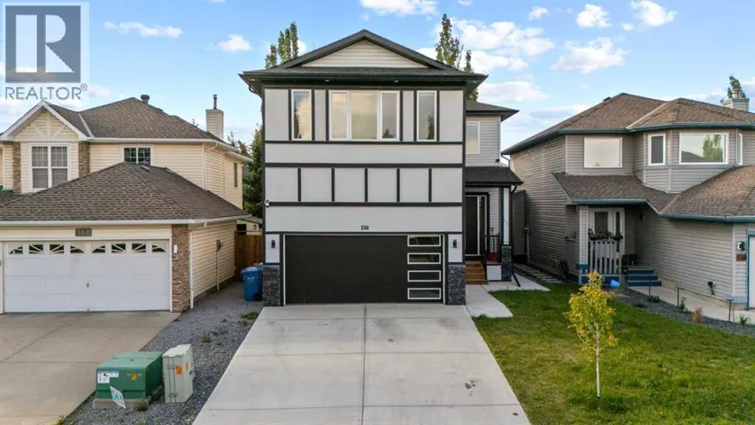 136 Douglas Ridge Green SE, Calgary, Alberta T2Z2T3