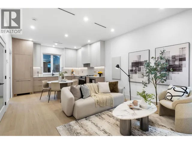 3277 GRAVELEY STREET, Vancouver, British Columbia V5K3K8
