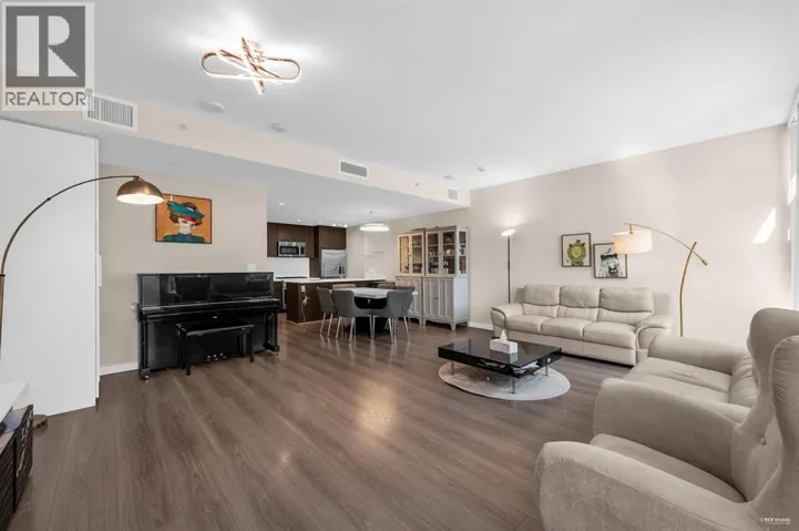 TH16 8677 CAPSTAN WAY, Richmond, British Columbia V6X0N6