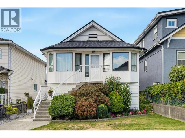 3587 TRIUMPH STREET, Vancouver, British Columbia V5K1V2
