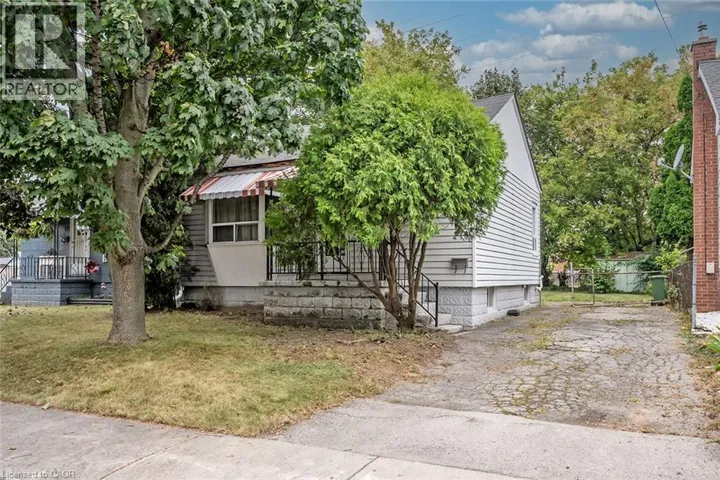 129 SELKIRK Avenue, Hamilton, Ontario L8H5M1