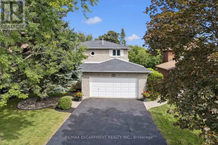 2203 ROBIN DRIVE, Mississauga (Sheridan), Ontario L5K2L5