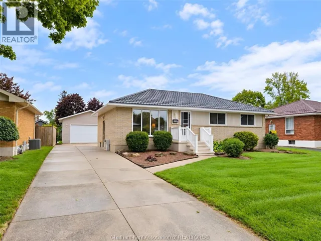 84 Holland AVENUE, Chatham, Ontario N7M2C7