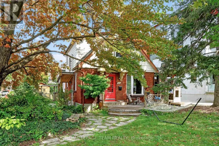 223 MCGILLIVRAY STREET, Ottawa, Ontario K1S1L1