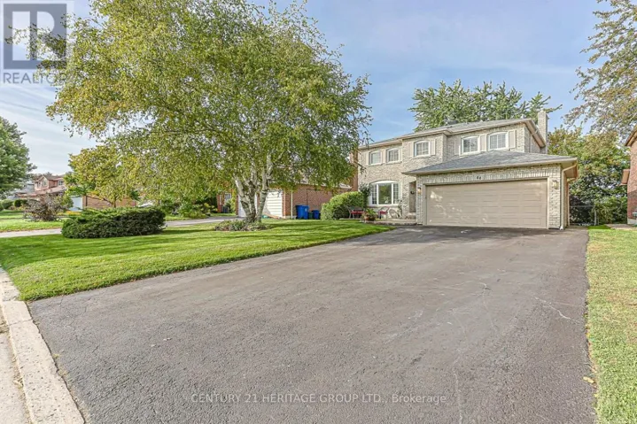 66 HOWLETT AVENUE, Newmarket (Huron Heights-Leslie Valley), Ontario L3Y5S5
