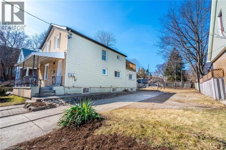 153 STRATHCONA Avenue N, Hamilton, Ontario L8R3C4