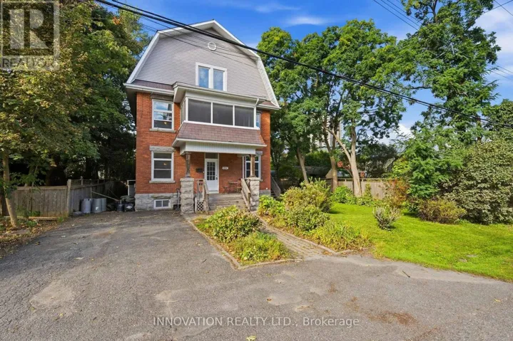 204 COMPTON AVENUE, Ottawa, Ontario K2B5A9