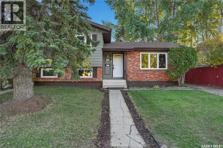 3718 Taylor STREET E, Saskatoon, Saskatchewan S7H5J3