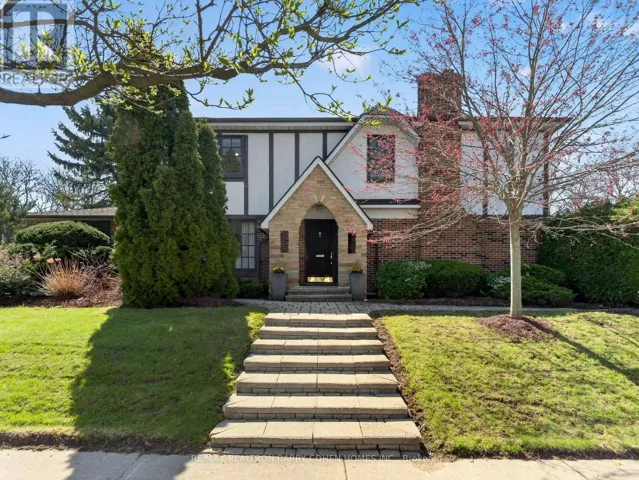 25 HARLINGTON ROAD, Toronto (Banbury-Don Mills), Ontario M3B3G3