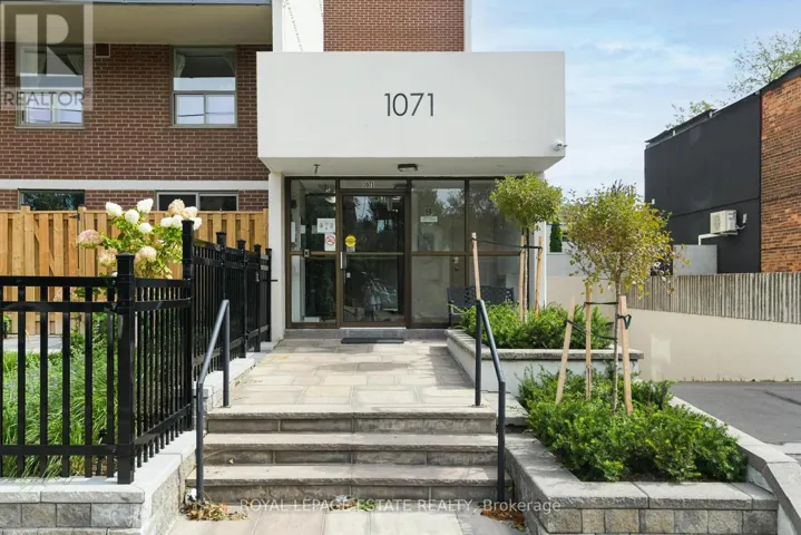 311 - 1071 WOODBINE AVENUE, Toronto (Woodbine-Lumsden), Ontario M4C4C2