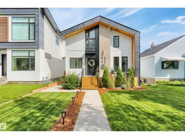 9342 74 AV NW, Edmonton, Alberta T6E1E2