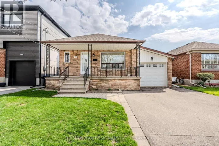 45 CHARTWELL ROAD, Toronto (Stonegate-Queensway), Ontario M8Z4E9