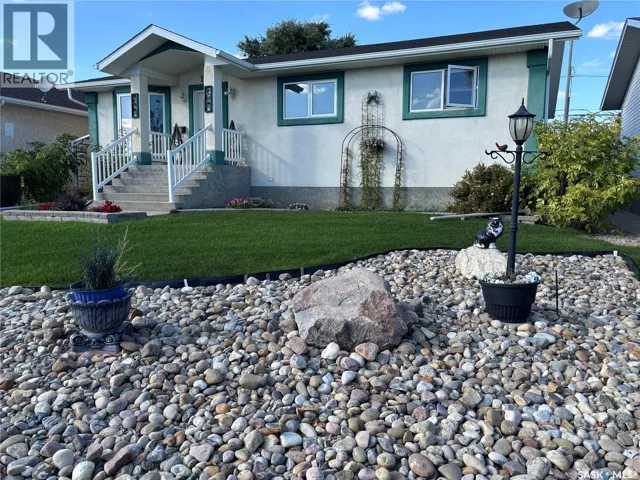 1546 Athabasca STREET W, Moose Jaw, Saskatchewan S6H7K4