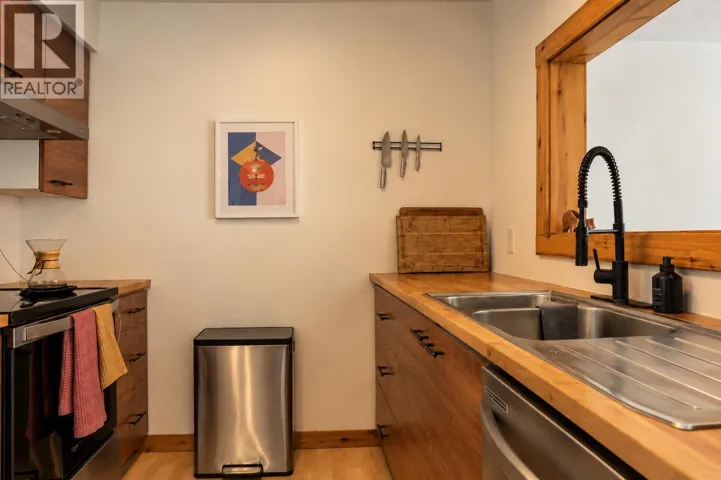 30 622 FARNHAM ROAD, Gibsons, British Columbia V0N1V8