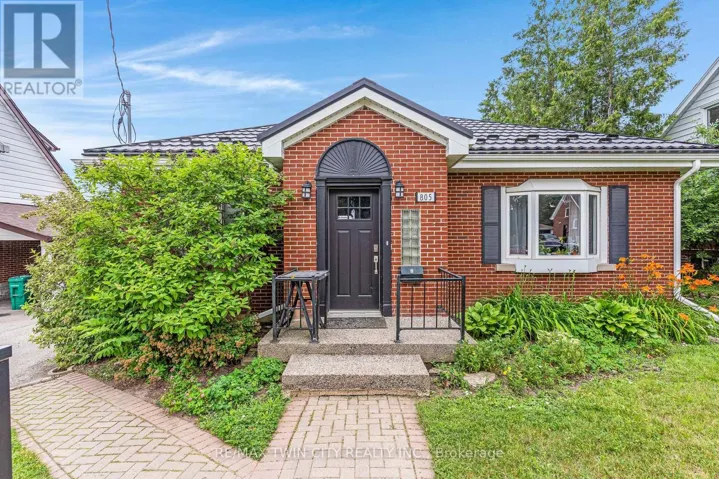 805 ROCKWAY DRIVE, Kitchener, Ontario N2G3B6