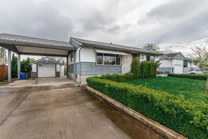 46615 FRASER AVENUE, Chilliwack Proper East, Chilliwack, British Columbia V2P2L1