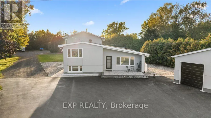 2940 PRINCE OF WALES DRIVE, Ottawa, Ontario K2E0B2