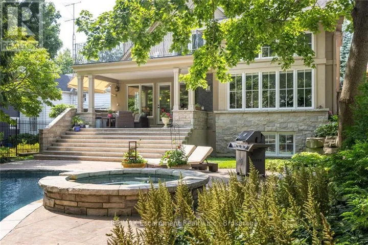 29 HOWARD AVENUE, Oakville (OO Old Oakville), Ontario L6J3Y3