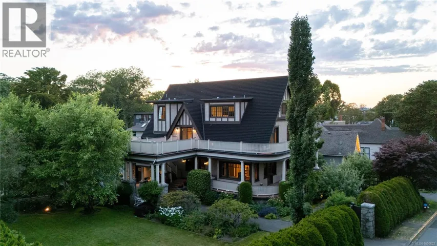 1030 St. Charles St, Victoria, British Columbia V8S3P6
