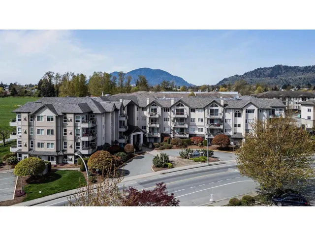 304 45520 KNIGHT ROAD, Sardis West Vedder, Chilliwack, British Columbia V2R3Z2