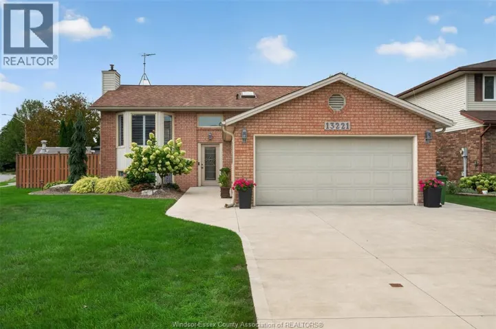 13221 St. Gregory's, Tecumseh, Ontario N8N4M4