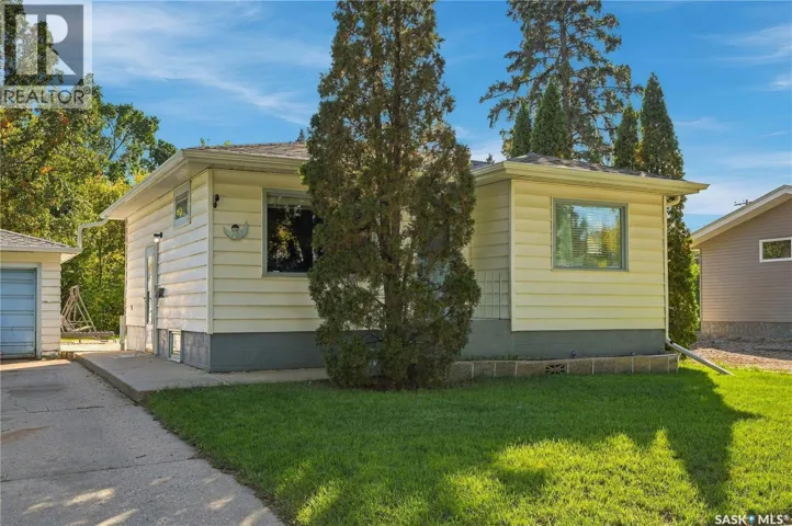 107 106th STREET W, Saskatoon, Saskatchewan S7N1N4
