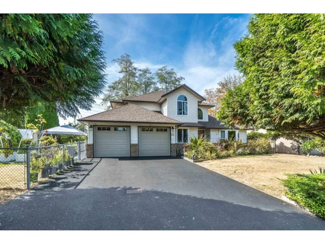 18156 CLAYTONWOOD CRESCENT, Surrey, British Columbia V3S7T5