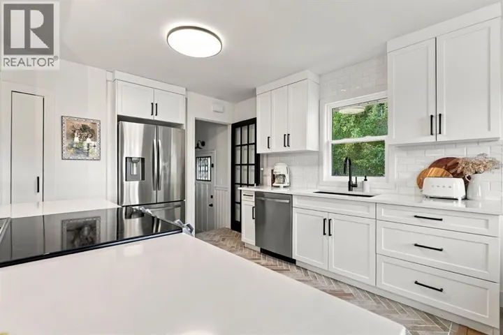 6031 Thornbank Drive NW, Calgary, Alberta T2K3P4