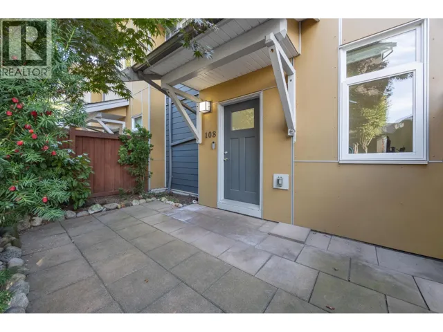108 801 RODERICK AVENUE, Coquitlam, British Columbia V3K1P7
