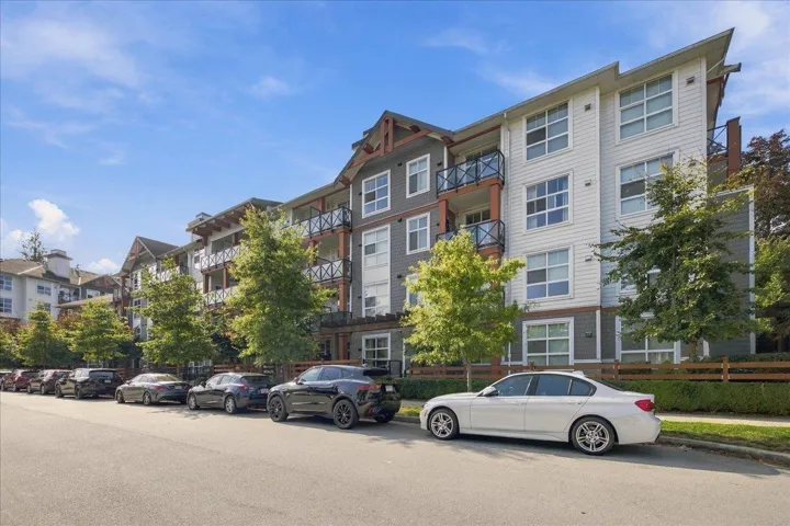 313 14550 WINTER CRESCENT, Surrey, British Columbia V4P0G4