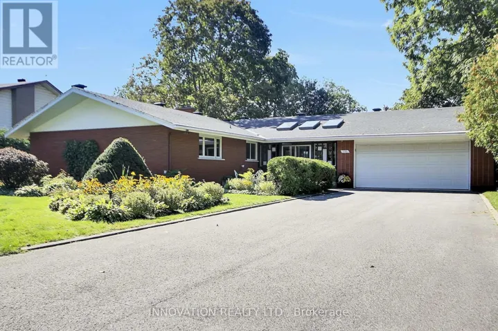1136 CASTLE HILL CRESCENT, Ottawa, Ontario K2C2A8