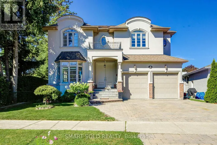 6 BRILL CRESCENT, Toronto (Newtonbrook West), Ontario M2R2X3