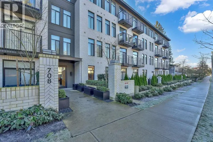 211 708 EDGAR AVENUE, Coquitlam, British Columbia V3K0H3