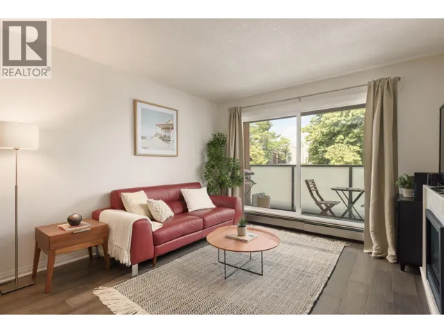 306 570 E 8TH AVENUE, Vancouver, British Columbia V5T1S8