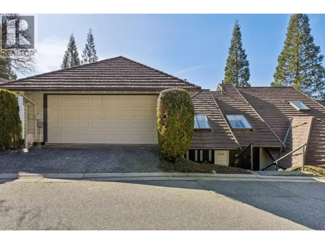 5709 OWL COURT, North Vancouver, British Columbia V7R4V1