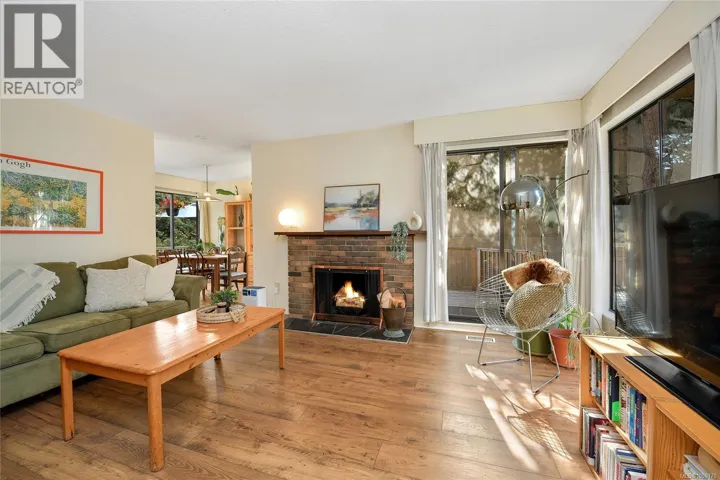 4039 Daffodil Pl, Saanich, British Columbia V8Z6G1
