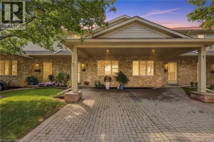 9 WENTWORTH Drive Unit# 5, Grimsby, Ontario L3M5H9