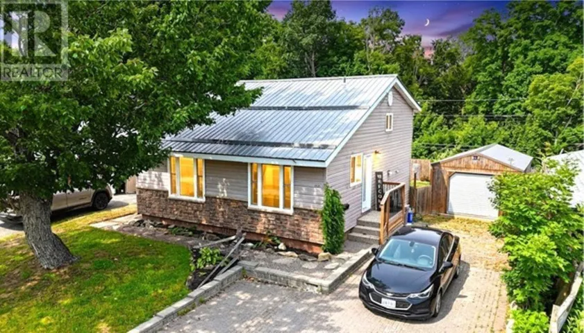 177 Axmith AVE, Elliot Lake, Ontario P5A1B9