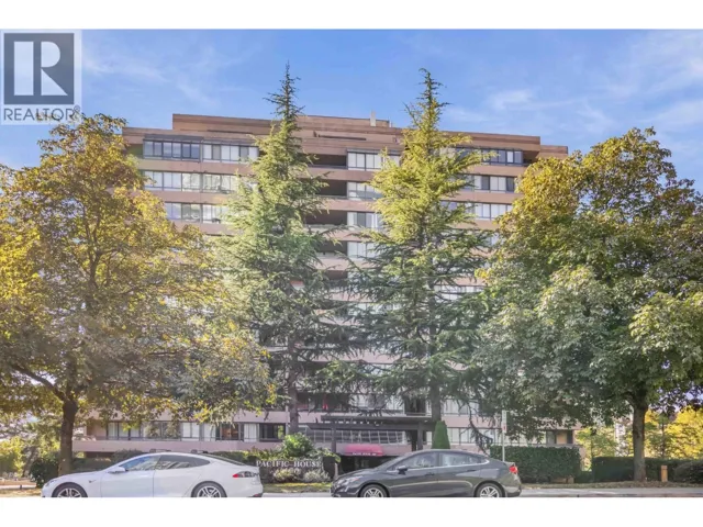 307 460 WESTVIEW STREET, Coquitlam, British Columbia V3K6C9