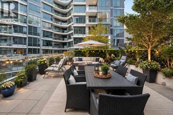 1251 38 SMITHE STREET, Vancouver, British Columbia V6B0P3