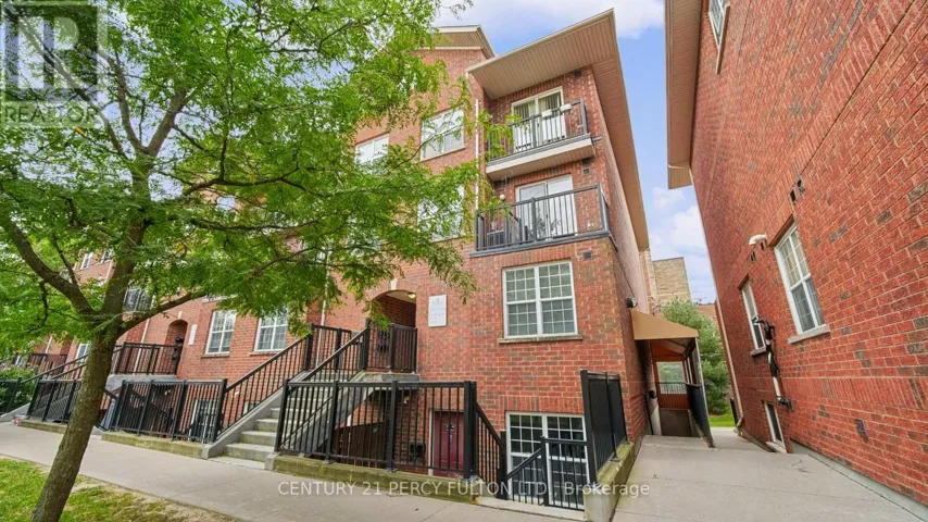 101 - 45 STRANGFORD LANE, Toronto (Clairlea-Birchmount), Ontario M1L0E5