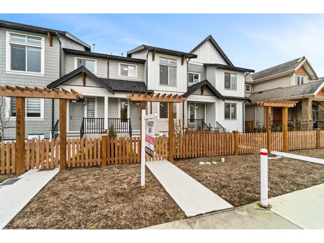 20997 83 AVENUE, Langley, British Columbia V2Y4K4